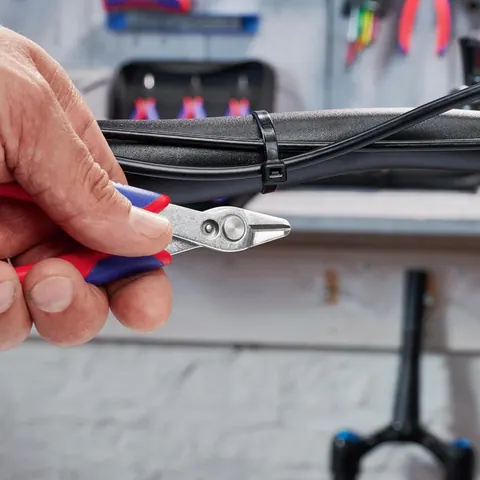Elektronicazijsnijtang Super-Knips® lengte 140 mm (art. 4000810337) — extra foto